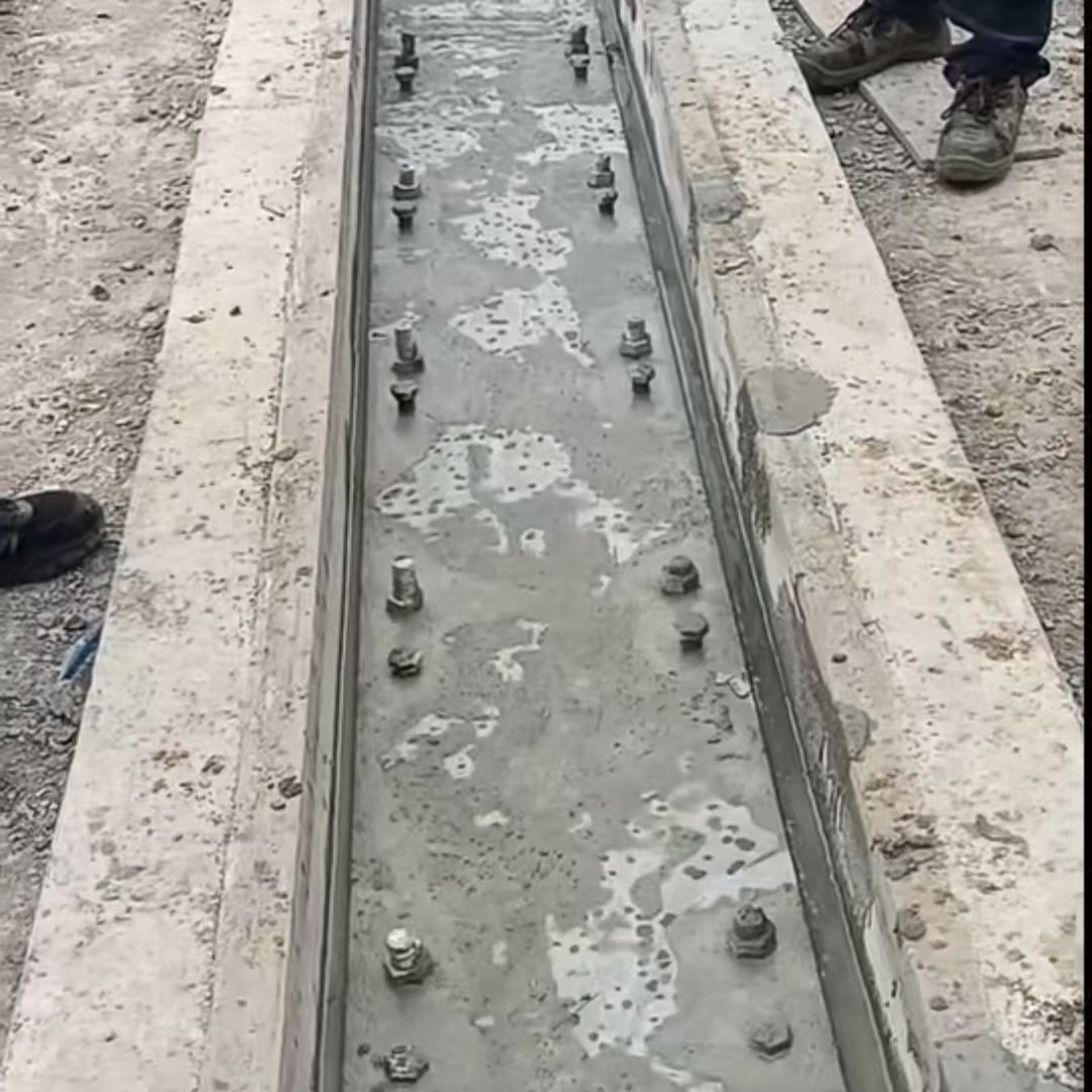 黄石港港口码头起重机龙门吊重型机械设备稳固用早强快凝轨道胶泥